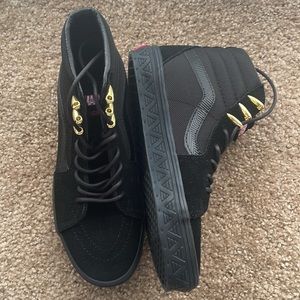 Black panther vans